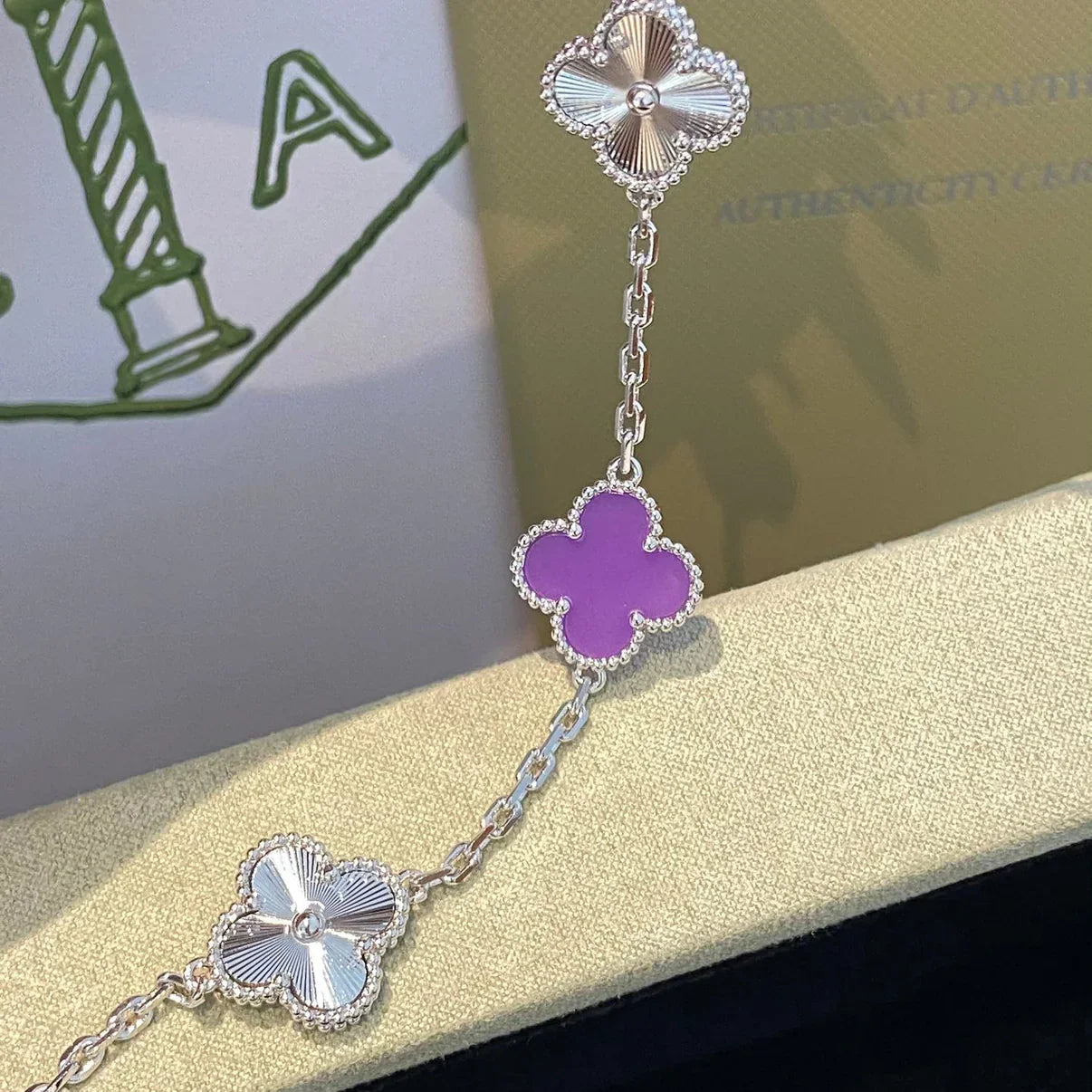 [Glow]New  CLOVER 5 MOTIF VIOLET BRACELET COLLECTION
