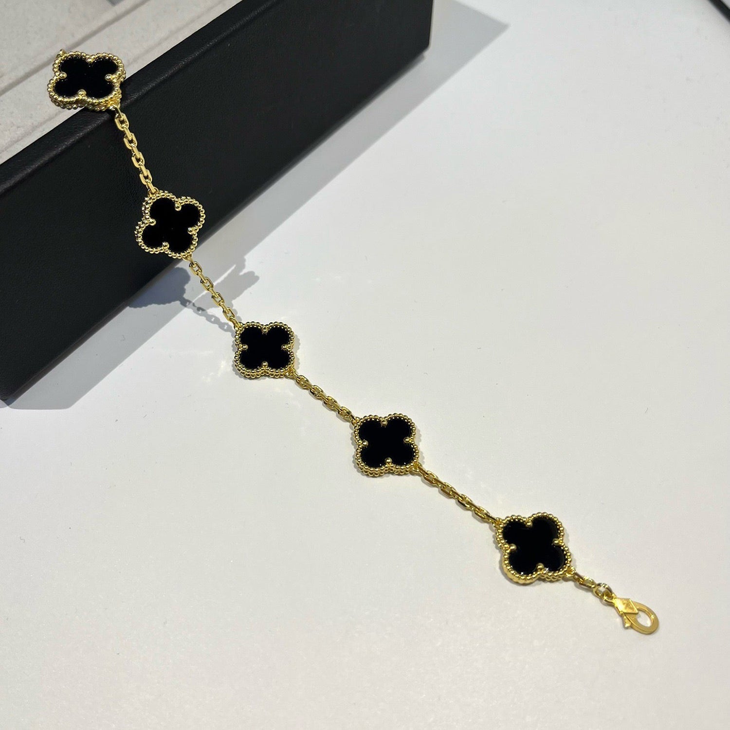 [Glow]New  CLOVER 5 MOTIF ONYXS BRACELET COLLECTION