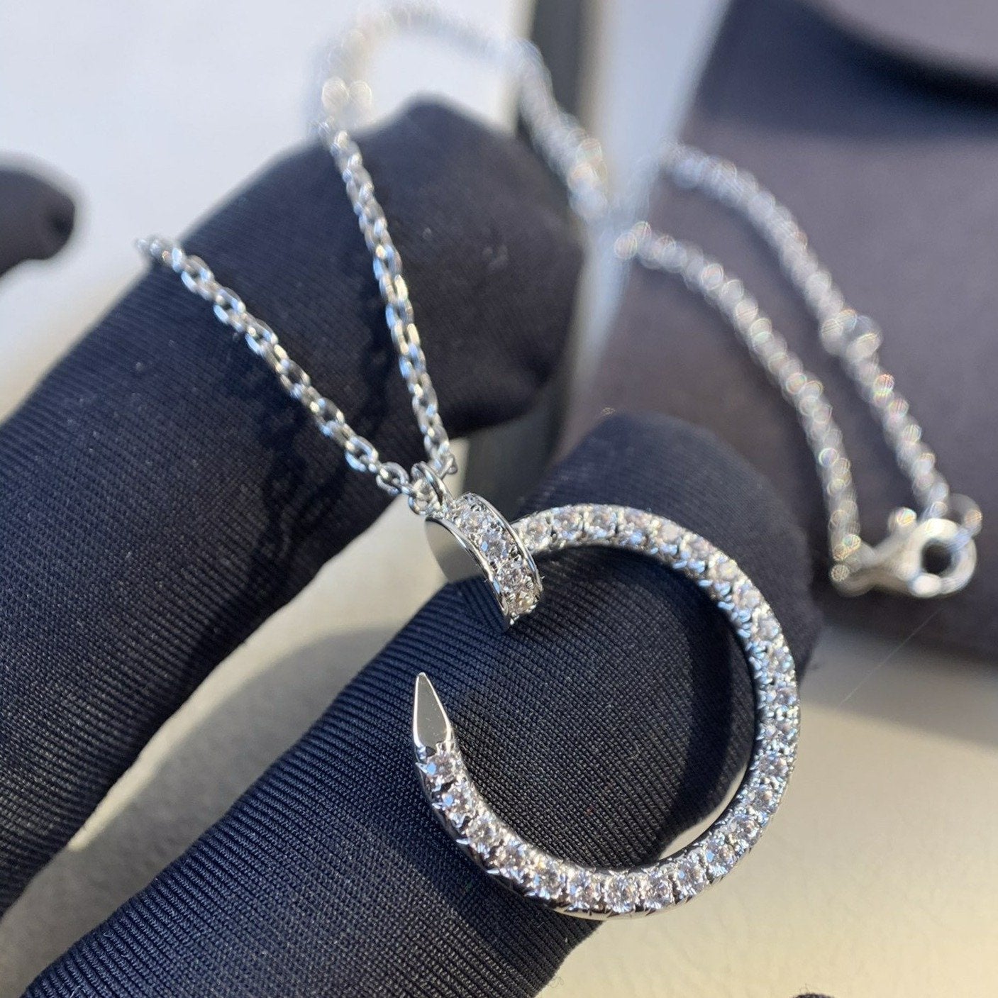GlowJUSTE NECKLACE SILVER DIAMONDS