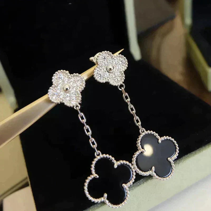 ¡®Glow¡¯CLOVER 2 MOTIFS  DIAMOND ONYX EARRINGS SILVER