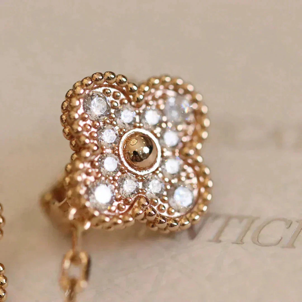 ¡®Glow¡¯CLOVER MEDIUM 1 MOTIFS FUll DIAMOND EARRINGS