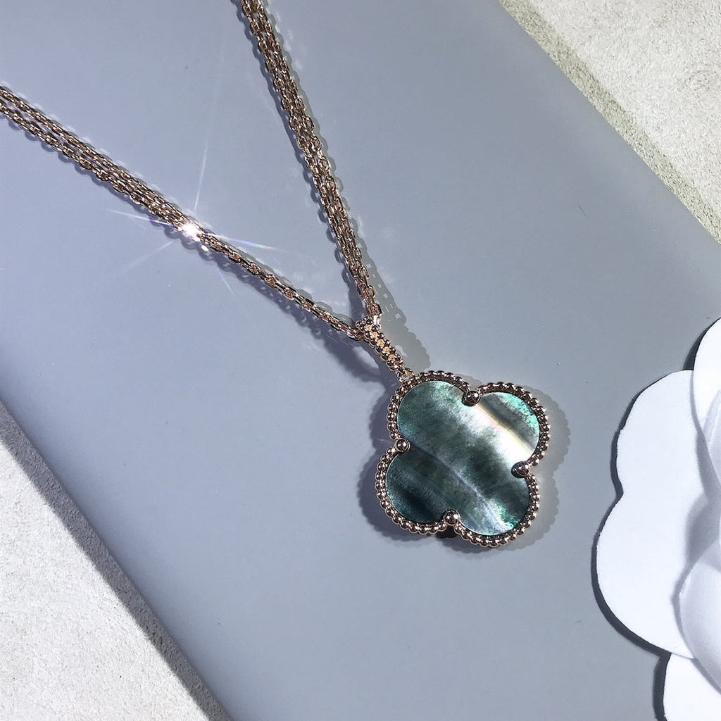 ¡®Glow¡¯CLOVER 25MM GOLD DARK MOP BIG CLOVER NECKLACE