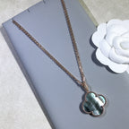 ¡®Glow¡¯CLOVER 25MM GOLD DARK MOP BIG CLOVER NECKLACE