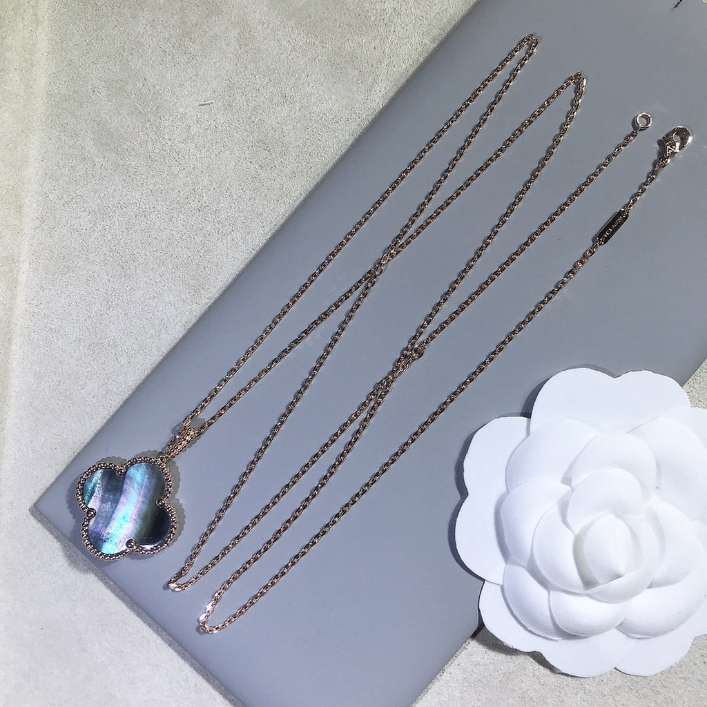 ¡®Glow¡¯CLOVER 25MM GOLD DARK MOP BIG CLOVER NECKLACE