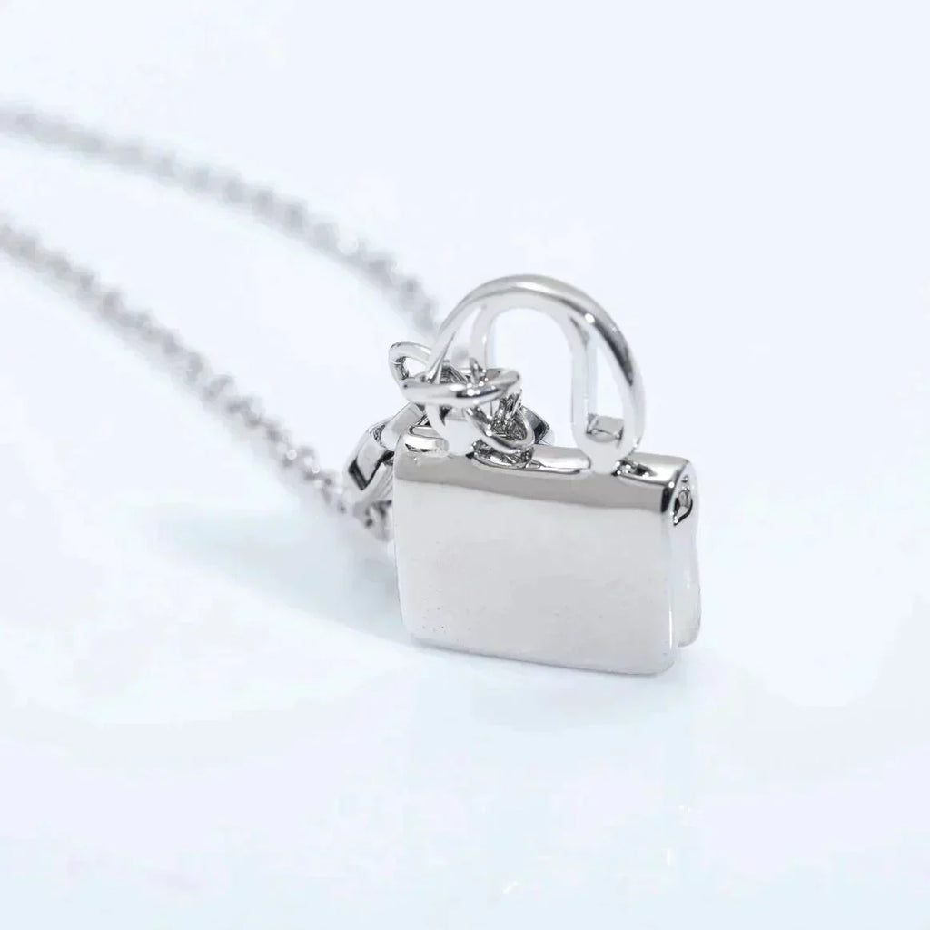 GlowAMULETTE PEDANT SILVER NECKLACE