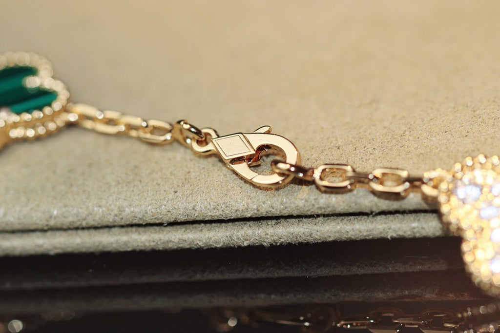 ¡®Glow¡¯CLOVER 20 MOTIFS ONYX ROSE GOLD