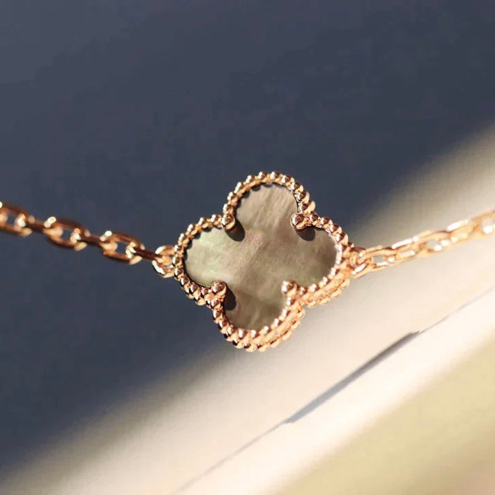 ¡®Glow¡¯CLOVER 20 MOTIFS DARK MOP DIAMOND  NECKLACE