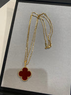 ¡®Glow¡¯CLOVER 25MM NECKLACE GOLD CARNELIAN