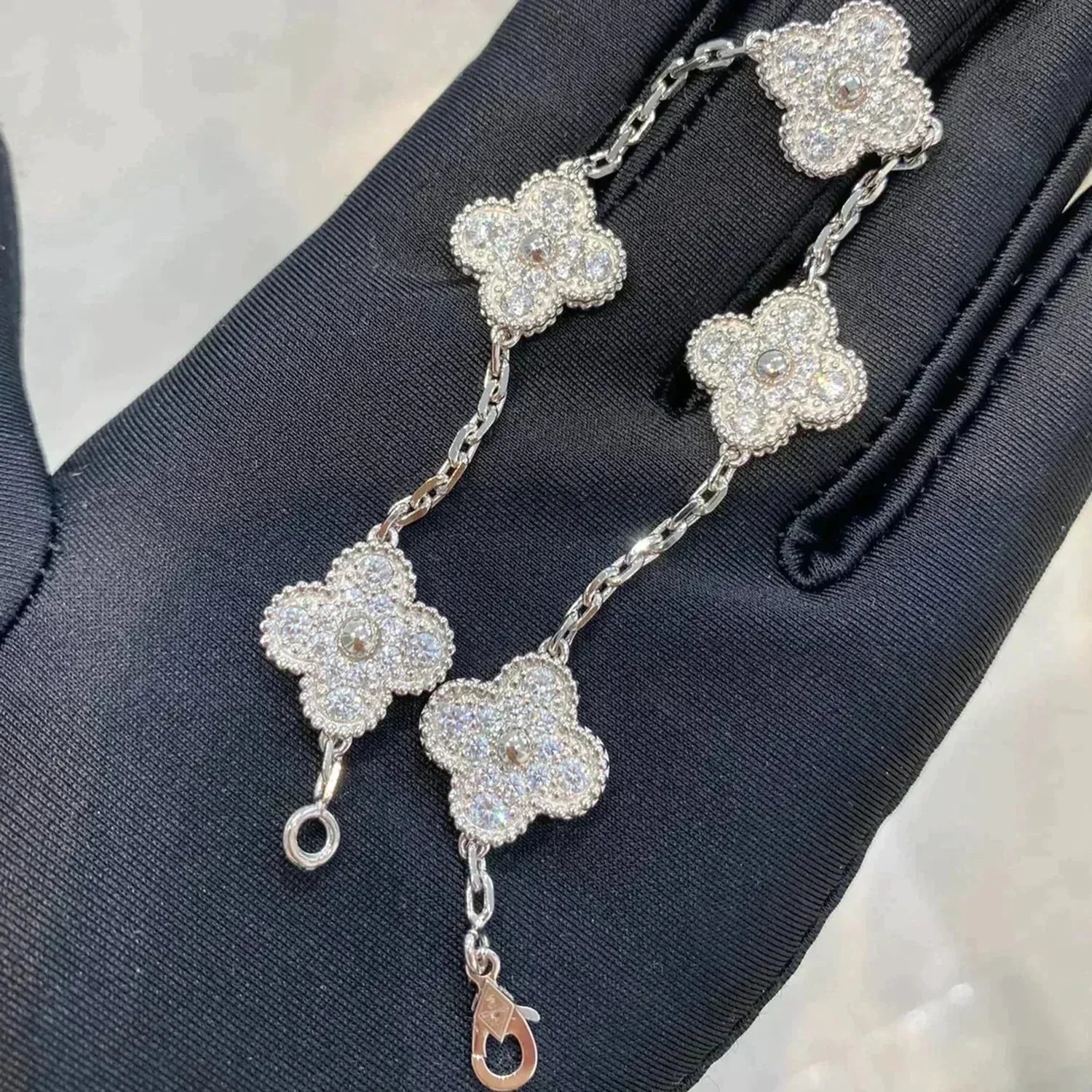 [Glow Jewelry] CLOVER 5 MOTIF FULL DIAMOND BRACELET COLLECTION