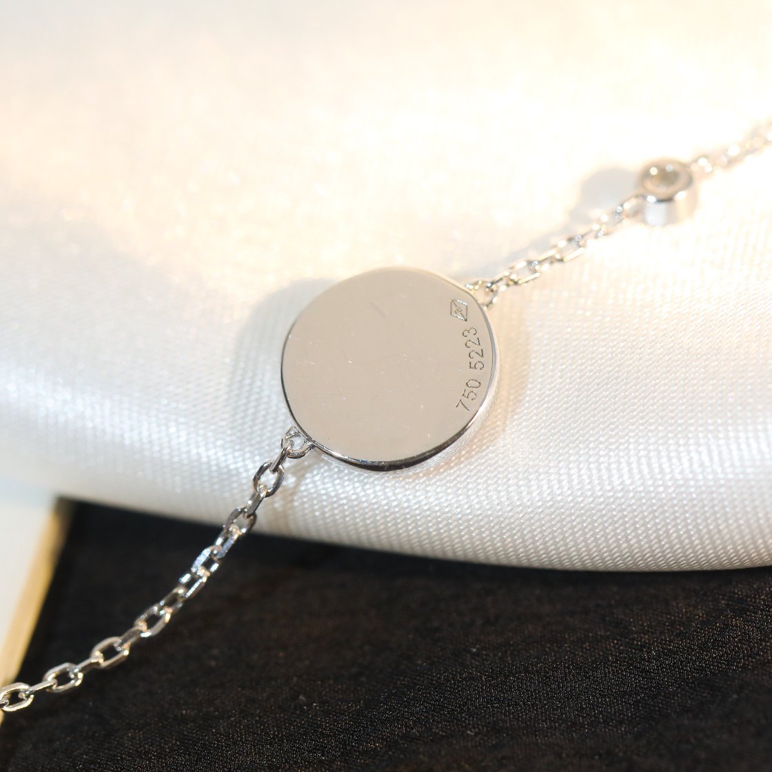 GlowSUN MOTIF PINK MOP SILVER BRACELET