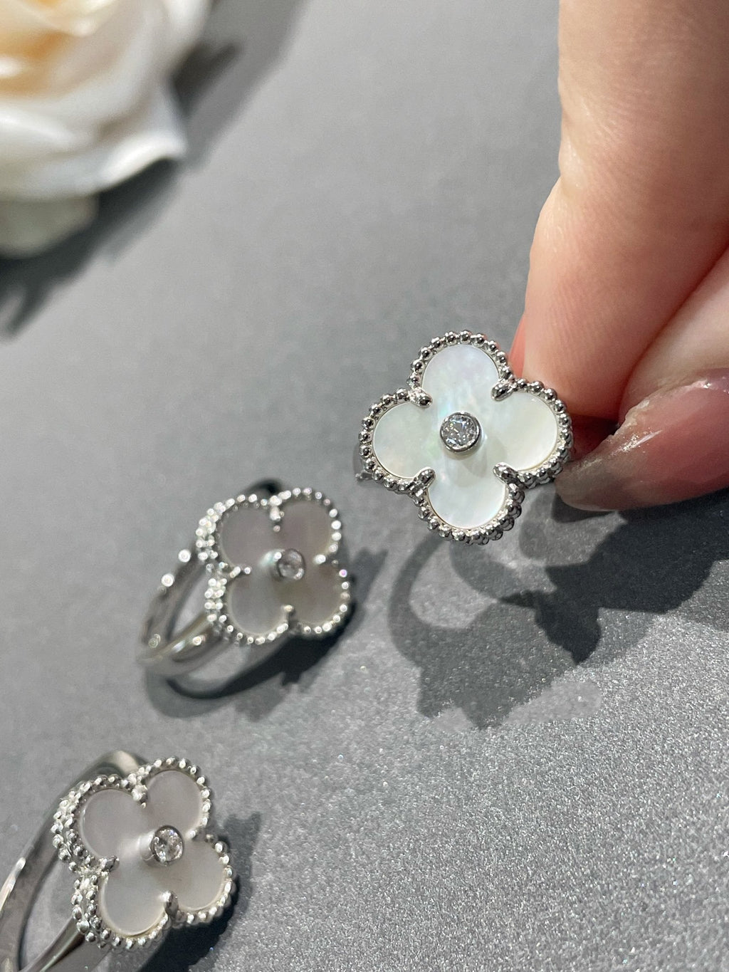 ¡®Glow¡¯CLOVER SILVER MOP DIAMOND RING