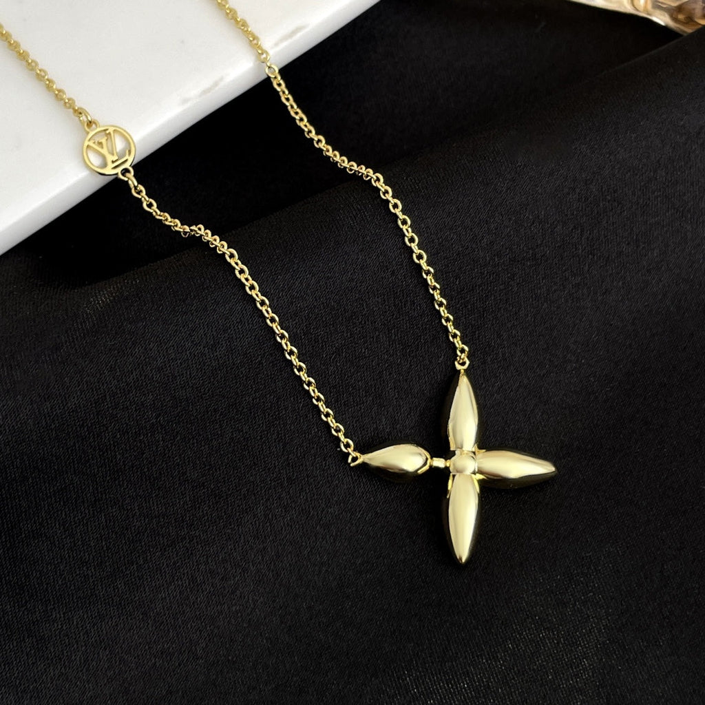 GlowLOUISETTE GOLD NECKLACE