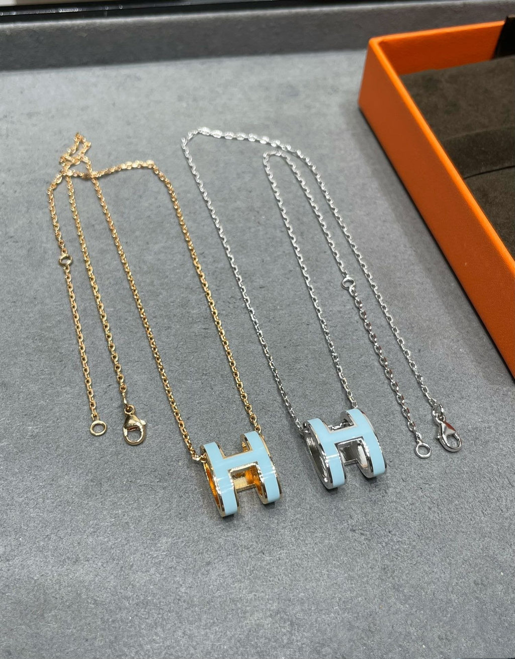 GlowPOP H SKY BLUE NECKLACE