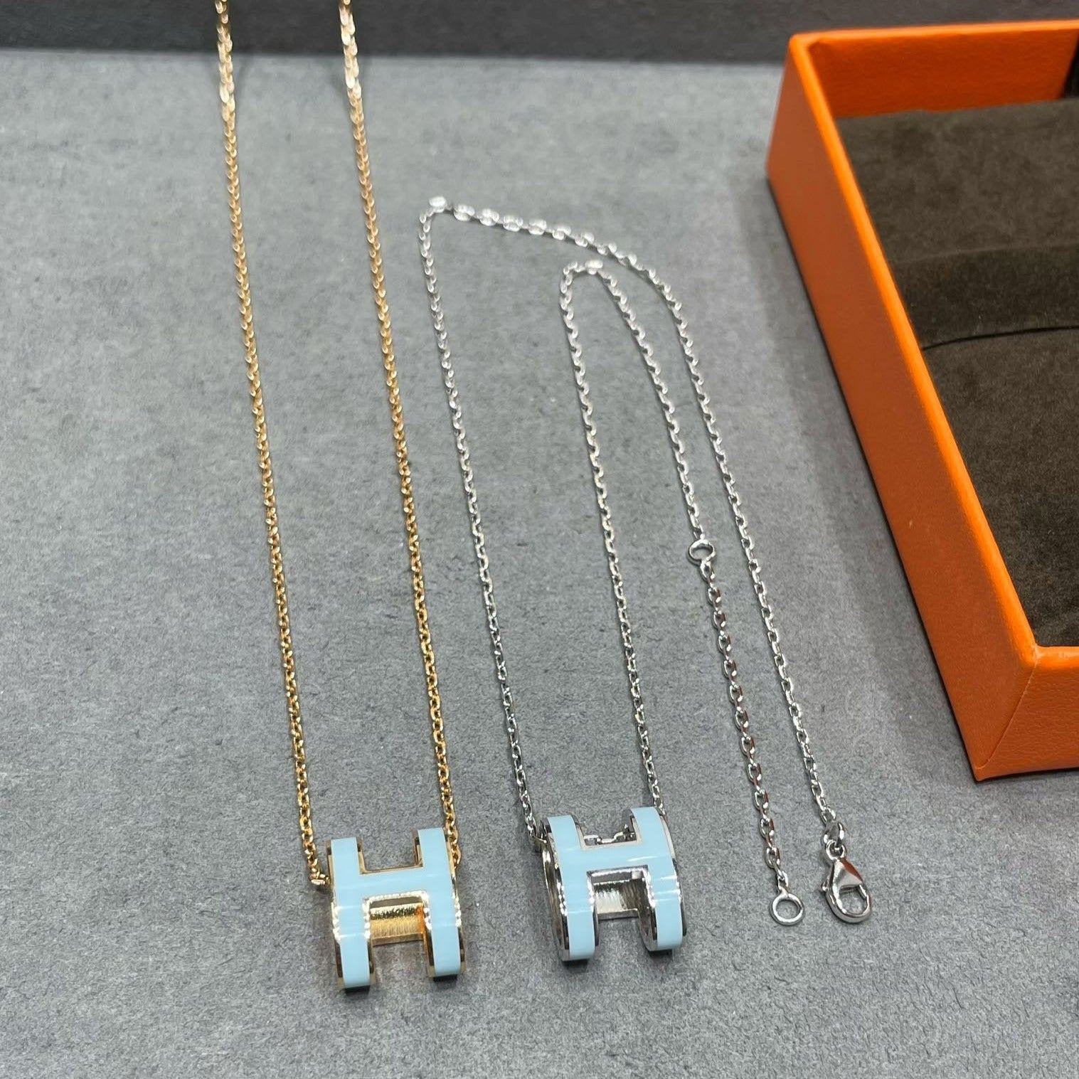 GlowPOP H SKY BLUE NECKLACE