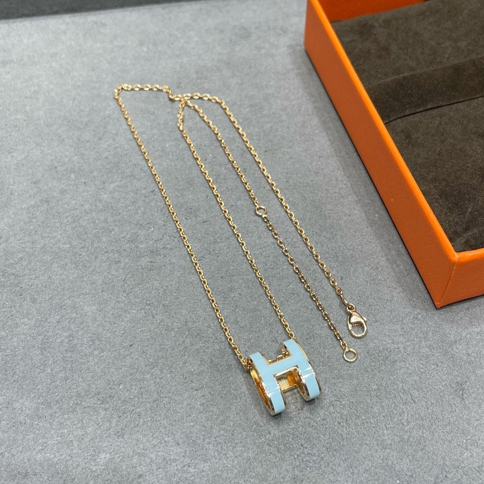 GlowPOP H SKY BLUE NECKLACE