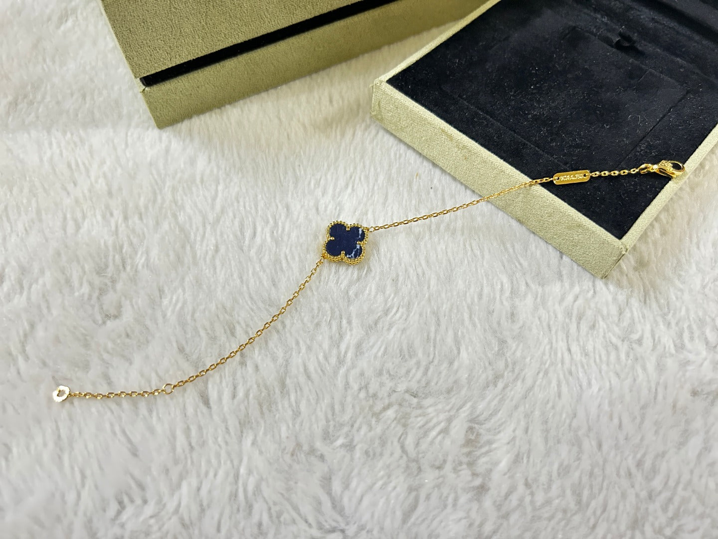 GlowCLOVER 1 MOTIF PIETERSITE BRACELET