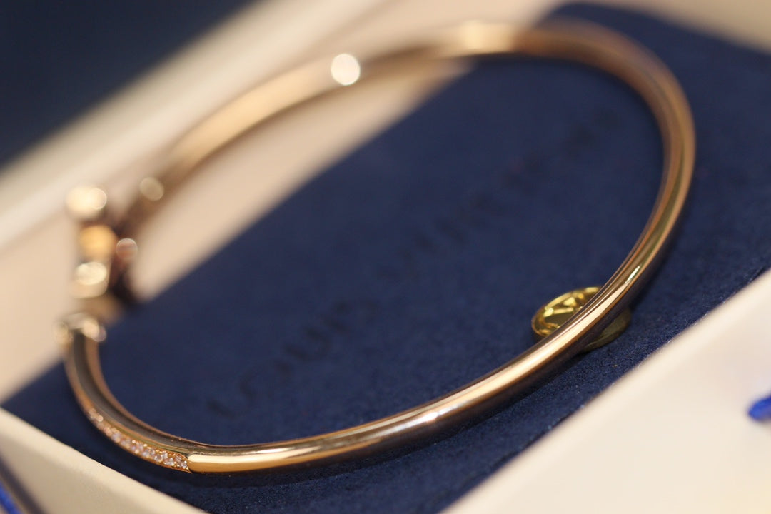 GlowIDYLLE PINK GOLD OPEN BRACELET DIAMOND PAVED