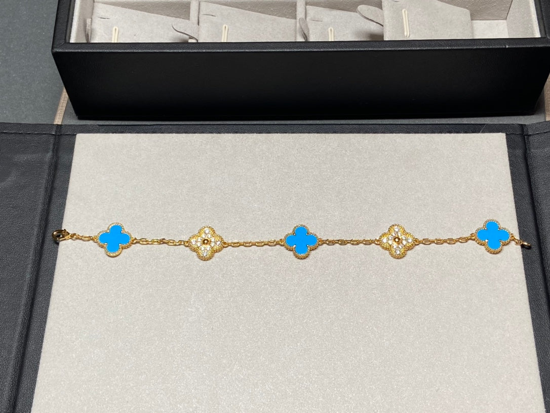 GlowCLOVER 5 MOTIF BLUE CHALCEDONY DIAMOND GOLD BRACELET