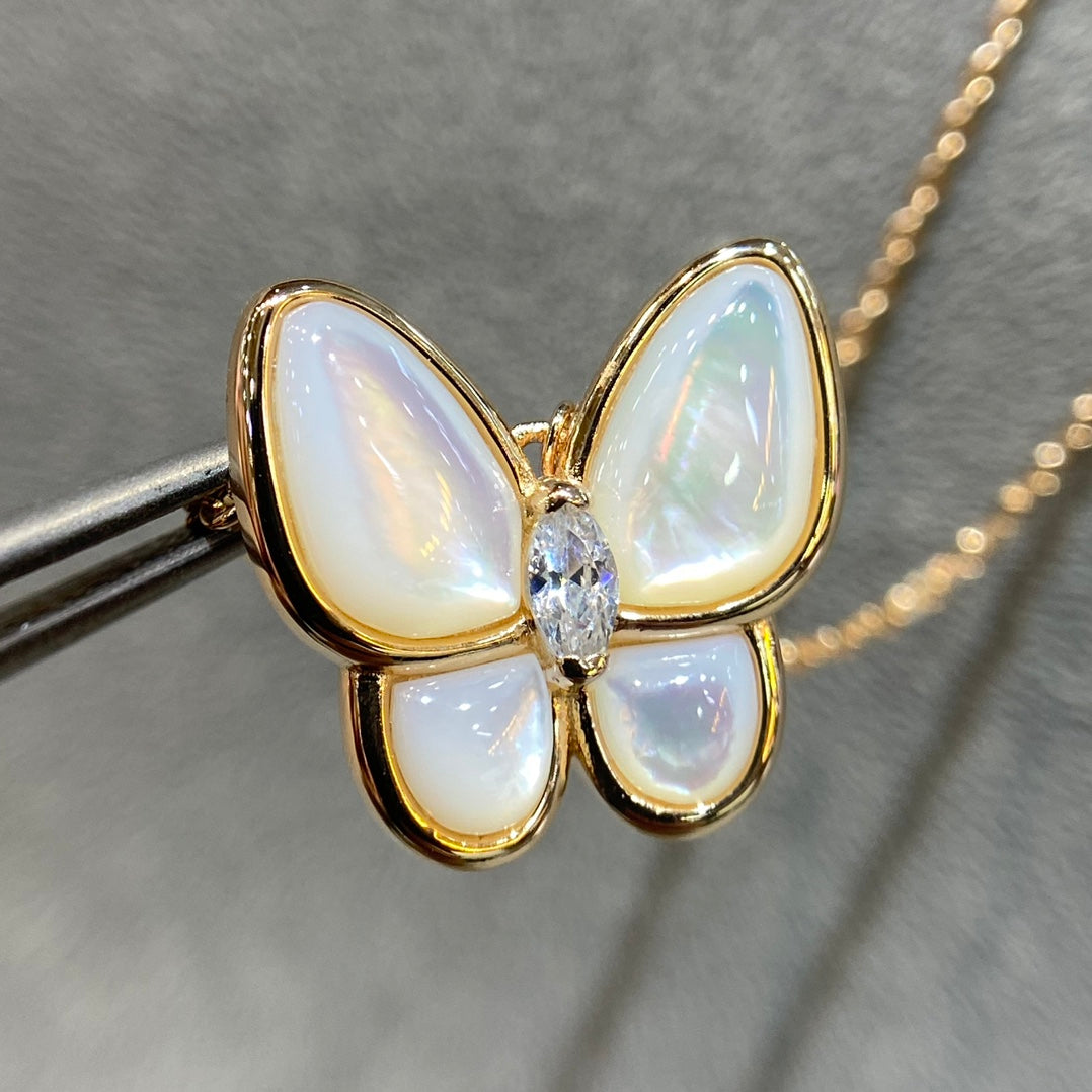 GlowBUTTERFLY MOP DIAMOND NECKLACE