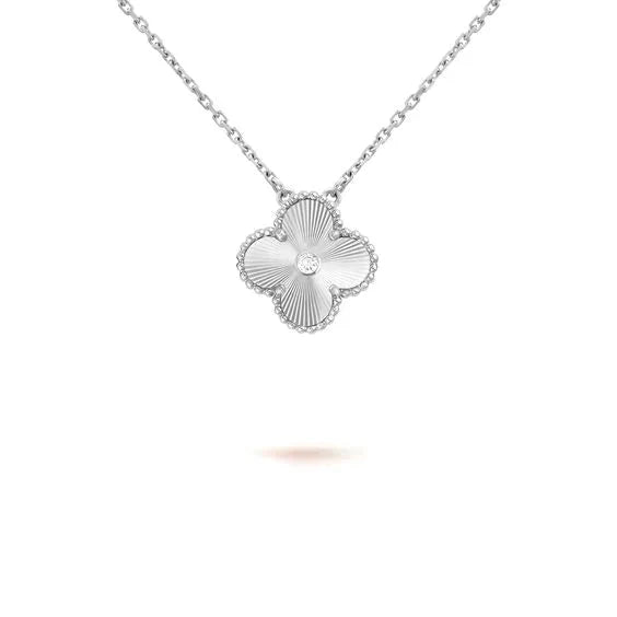 GlowCLOVER  15MM DIAMOND LASER NECKLACE SILVER