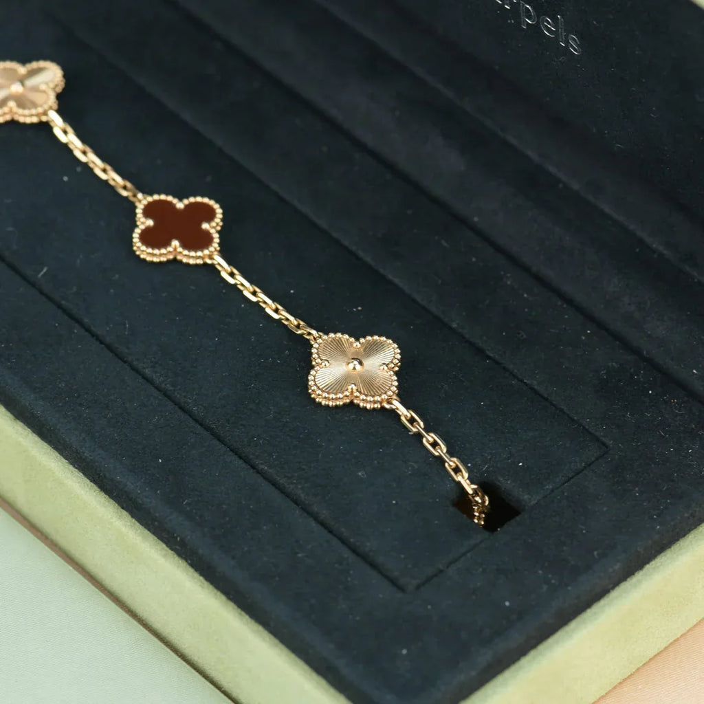 [Glow]New  CLOVER 5 MOTIF RED CORNELIAN BRACELET COLLECTION