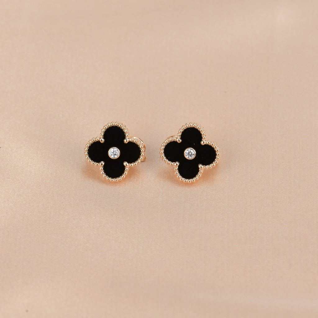 ¡®Glow¡¯CLOVER MEDIUM 1 MOTIFS ONYX DIAMOND EARRINGS