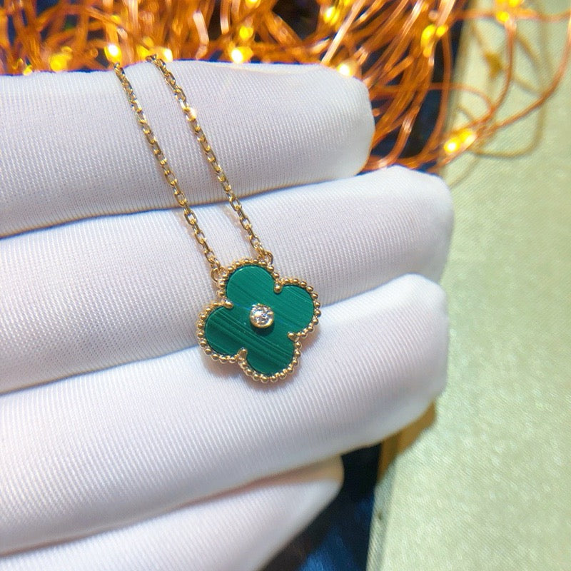 GlowCLOVER 15MM DIAMOND TURQUOISE NECKLACE