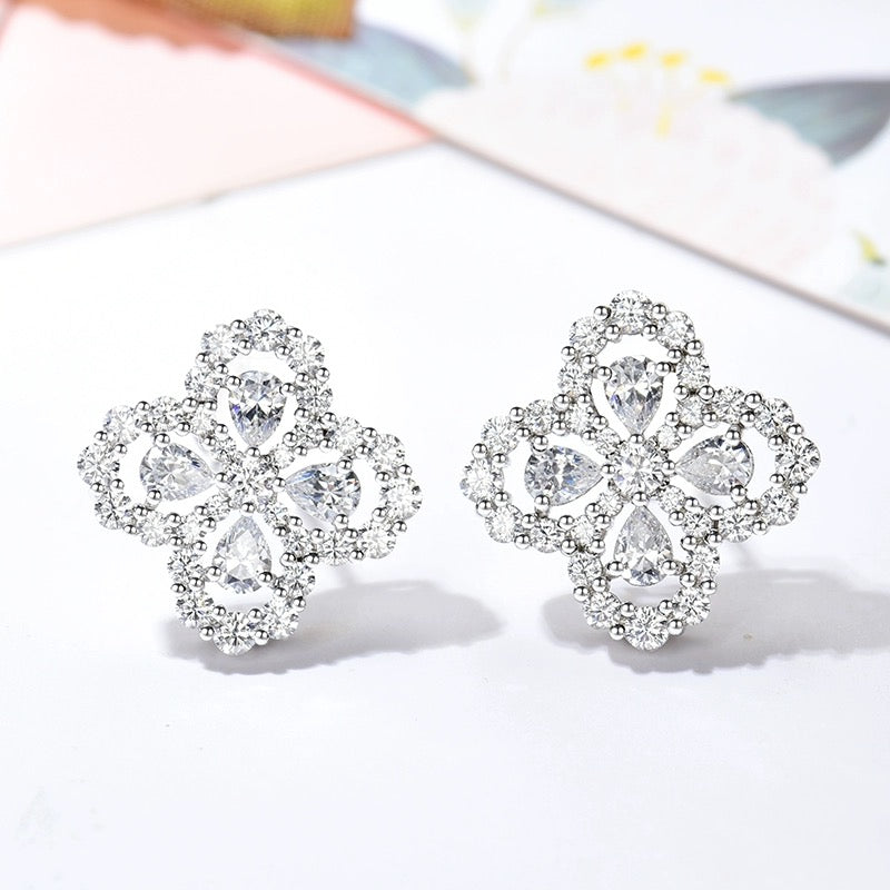 GlowLOOP EARRINGS FULL MOTIF DIAMOND 16MM