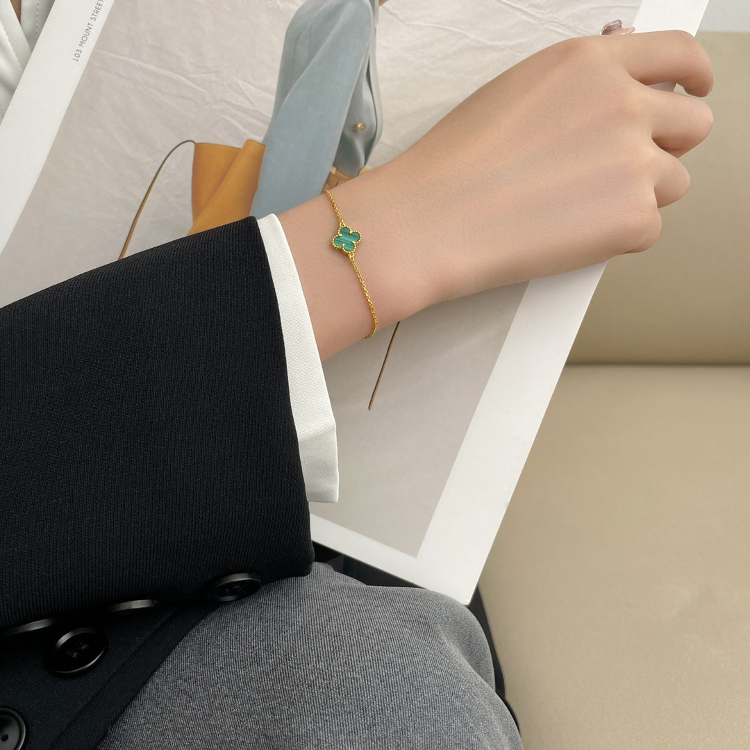 ¡®Glow¡¯CLOVER BRACELET MALACHITE 1 MOTIF