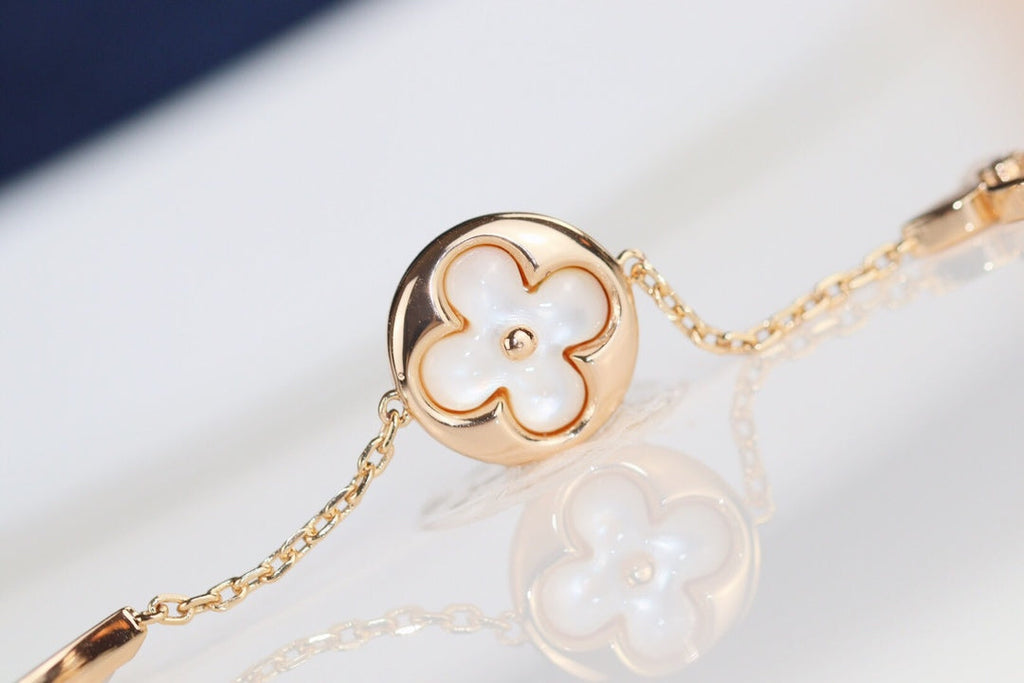GlowLEAF CLOVER BRACELET
