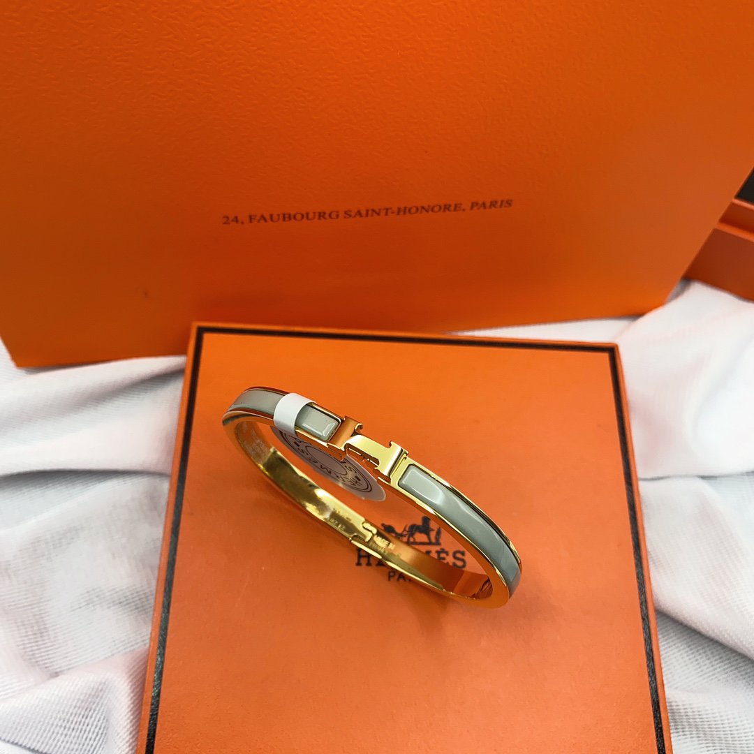 GlowCLASSIC HM CLIC GREEN 8MM ENAMEL BRACELET