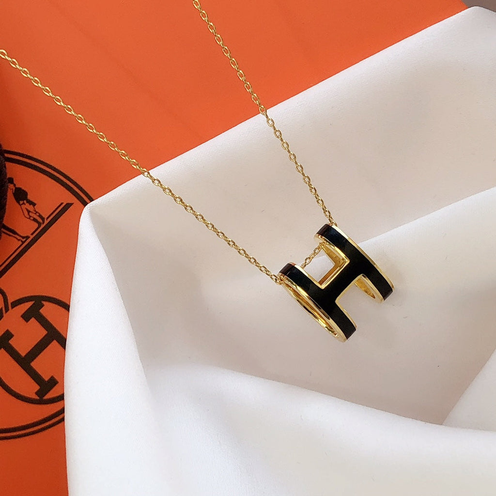 GlowHM CLIC BLACK ENAMEL GOLD NECKLACE
