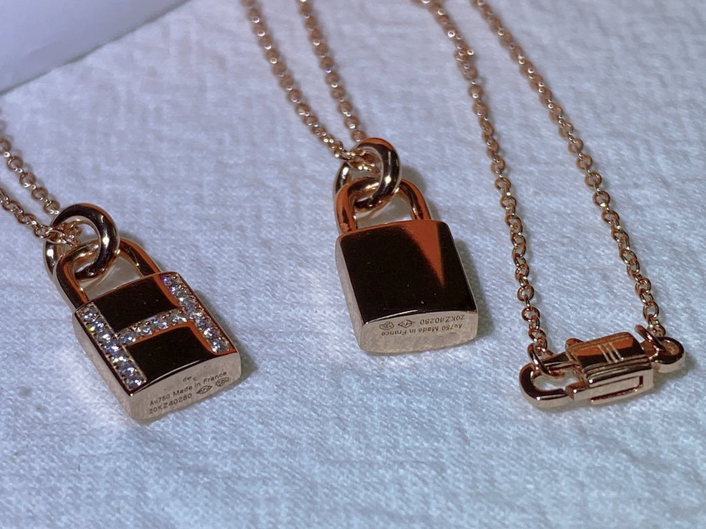 GlowHM ADVANCED NICHE LOCK HEAD NECKLACE DIAMONDS