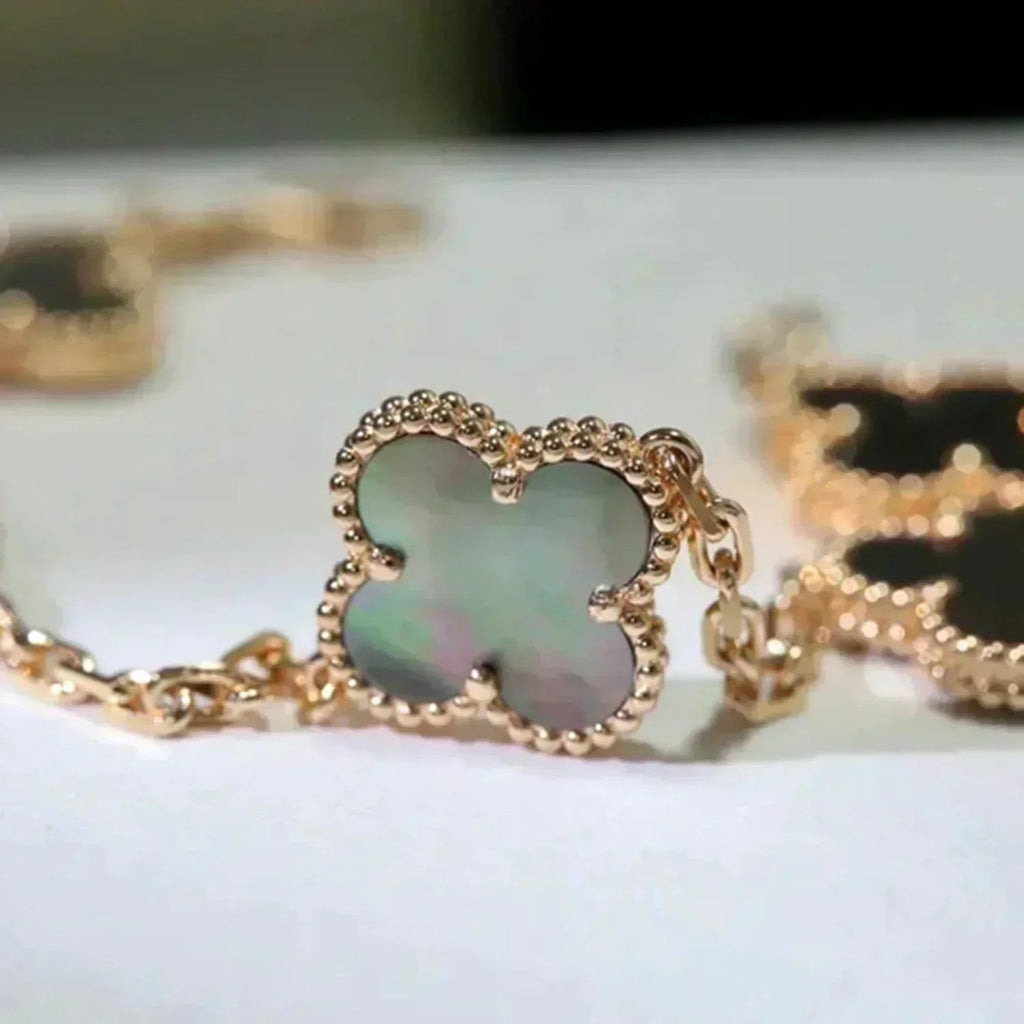 [Glow]New  CLOVER 5 MOTIF GRAY MOP BRACELET COLLECTION