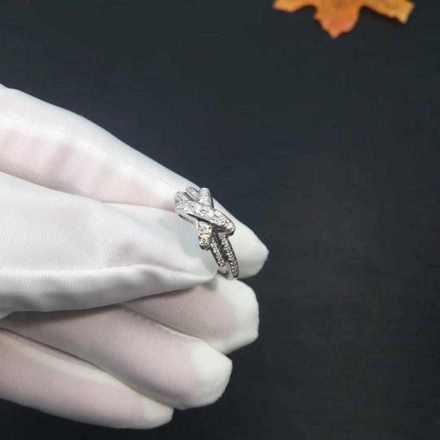 GlowJEUX DE SILVER DIAMOND RING