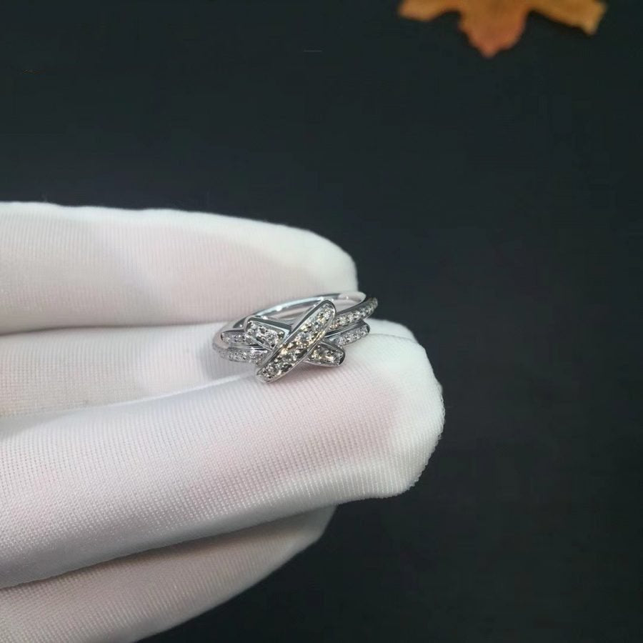 GlowJEUX DE SILVER DIAMOND RING