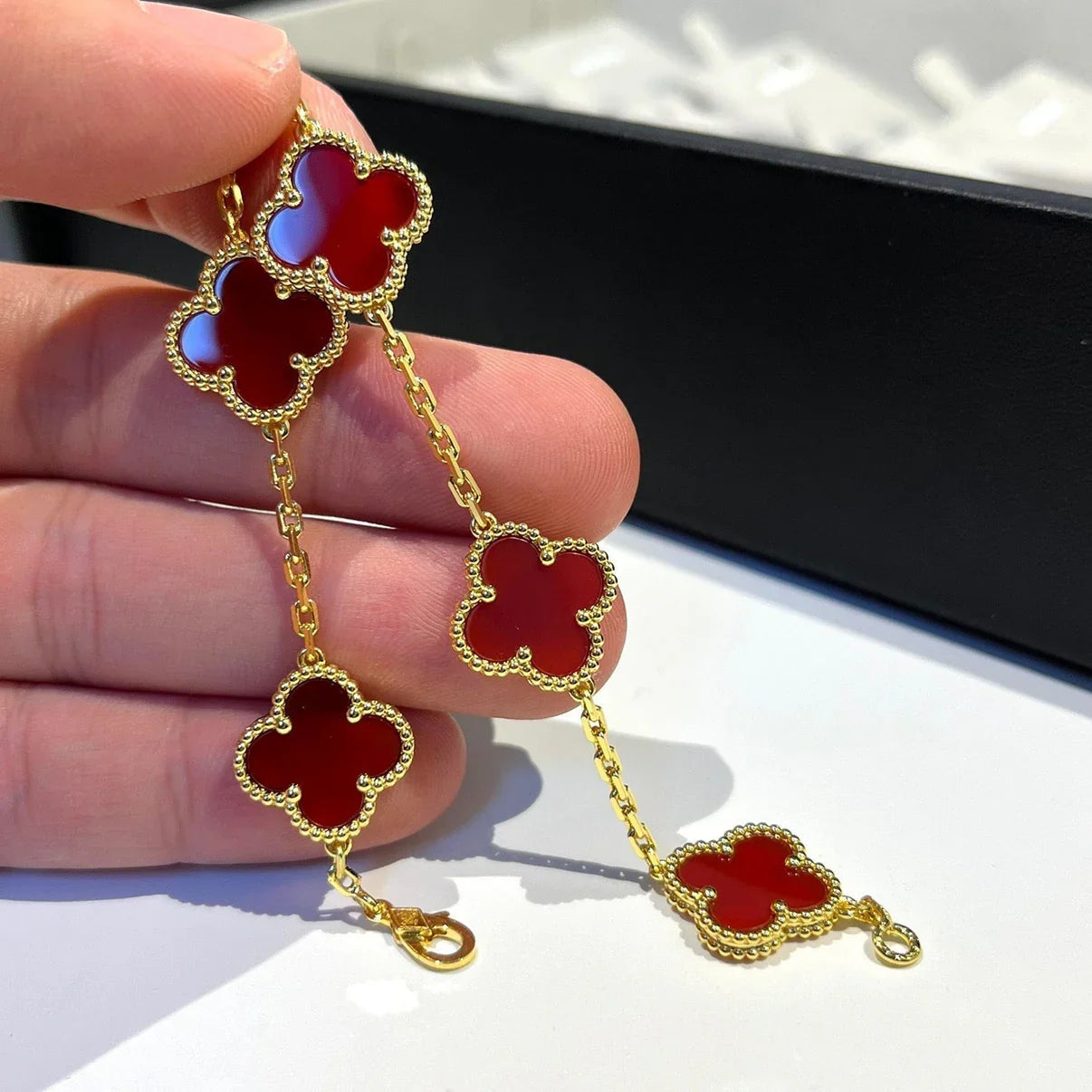 [Glow Jewelry] CLOVER 5 MOTIF RED CORNELIAN BRACELET COLLECTION