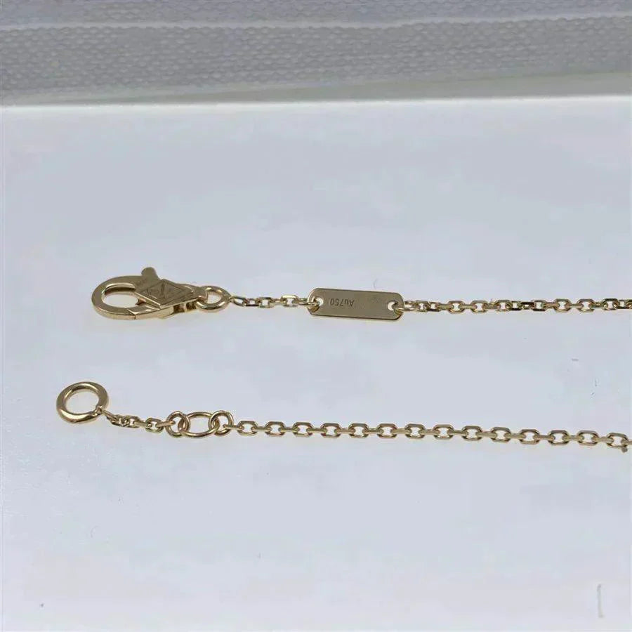 GlowCLOVER  CARNELIAN SINGLE FLOWER BRACELET